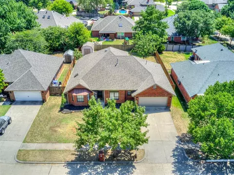 View/Area - 5212 Deerhurst Dr, Norman, OK 73072 photo 1 of 8