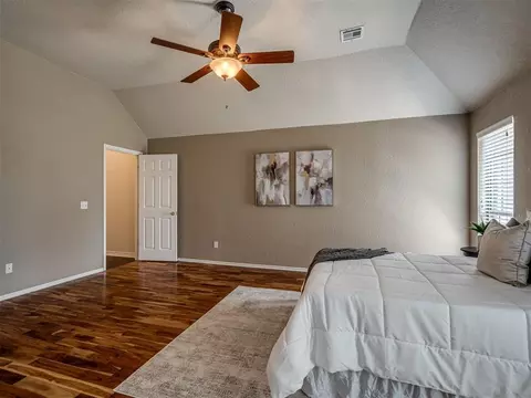Bedroom - 5212 Deerhurst Dr, Norman, OK 73072 photo 2 of 5
