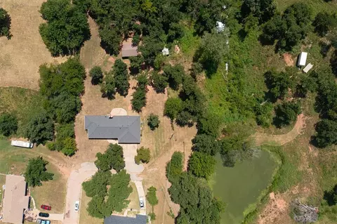 405 Jacqua Ln, Guthrie, OK 73044