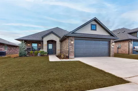 4832 Sand Lily Ln, Edmond, OK 73034