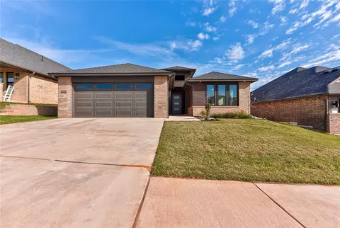 4917 Desert Willow Ln, Edmond, OK 73034