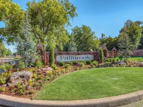 2800 Tanager Dr, Edmond, OK 73012
