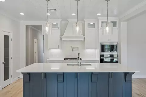 Kitchen - 29634 E Ridge Rd, Norman, OK 73072 photo 2 of 5