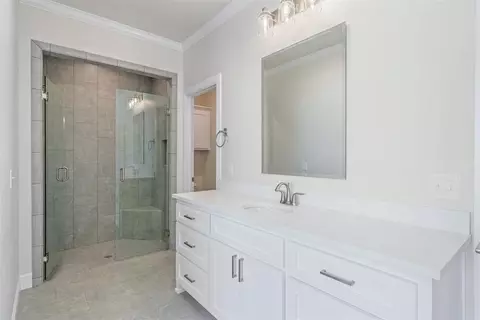 Bath - 29634 E Ridge Rd, Norman, OK 73072 photo 4 of 8