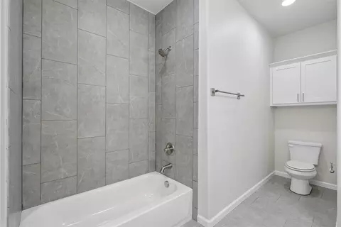Bath - 29634 E Ridge Rd, Norman, OK 73072 photo 5 of 8