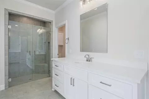 Bath - 29634 E Ridge Rd, Norman, OK 73072 photo 3 of 8