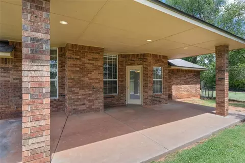 2138 E Frontier Ter, Mustang, OK 73064 photo 28