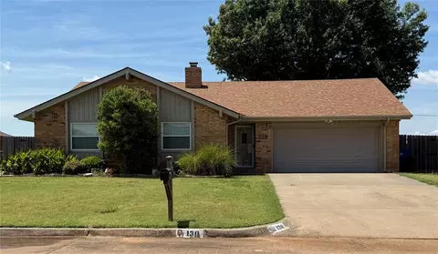 130 Bowerwood Dr, Chickasha, OK 73018