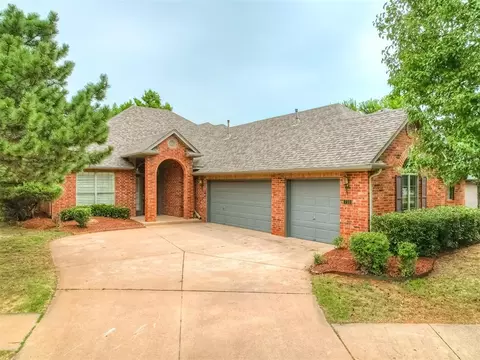 733 Longmeadow Ln, Edmond, OK 73003