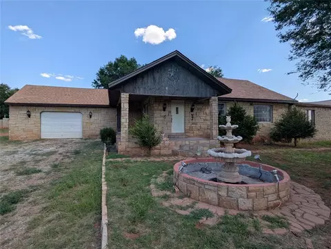 21508 S Frontage Rd, Foss, OK 73647