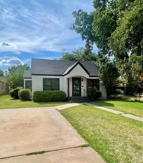 215 N Washington, Hobart, OK 73651