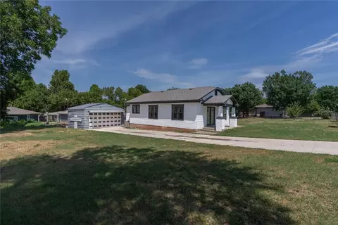 1720 E Perkins Ave, Guthrie, OK 73044 photo 3