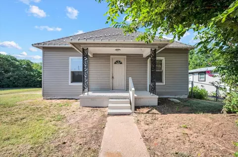 1223 E Springer Ave, Guthrie, OK 73044