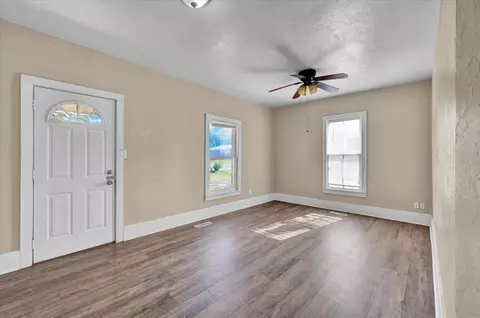 1223 E Springer Ave, Guthrie, OK 73044 photo 2