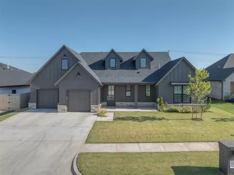 9213 NW 85th St, Yukon, OK 73099