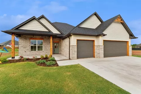 6202 Hideaway Rd, Shawnee, OK 74804