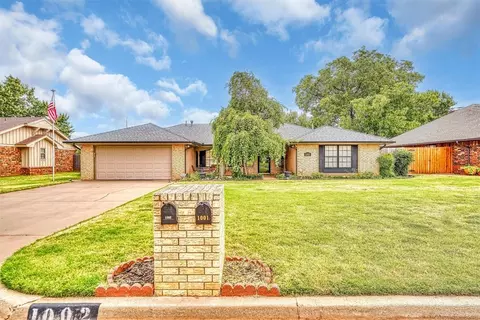 1002 Mac Dr, Elk City, OK 73644
