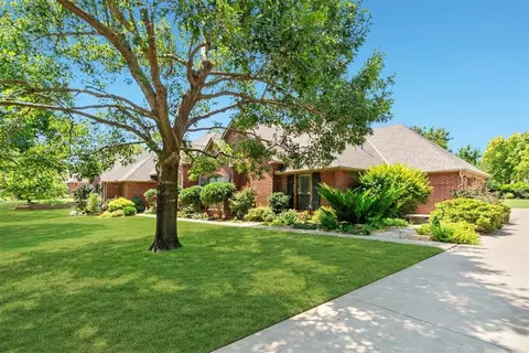 18305 N Elk Ln, Edmond, OK 73012
