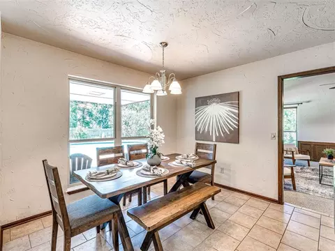 Dining - 2012 E Mistletoe Ln, Edmond, OK 73034 photo 2 of 2