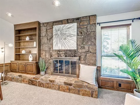 Living - 2012 E Mistletoe Ln, Edmond, OK 73034 photo 3 of 7
