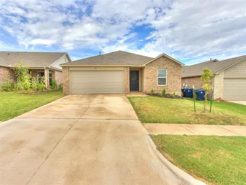 9909 Copperhead Rd, Yukon, OK 73099