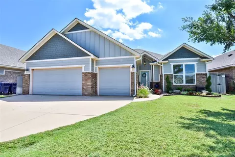 11116 SW 33rd St, Yukon, OK 73099