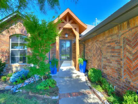 11041 NW 23rd Ter, Yukon, OK 73099