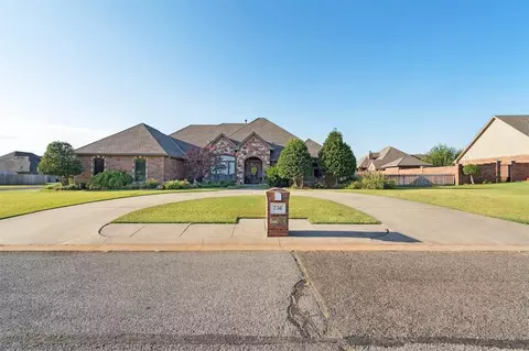 736 NW Cypress St, Piedmont, OK 73078