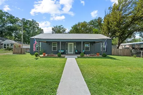 1214 W 12th St, Sulphur, OK 73086
