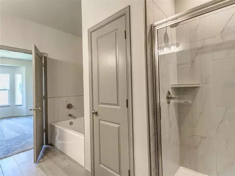 Bath - 15963 Pecan Rd, Mcloud, OK 74851 photo 2 of 5