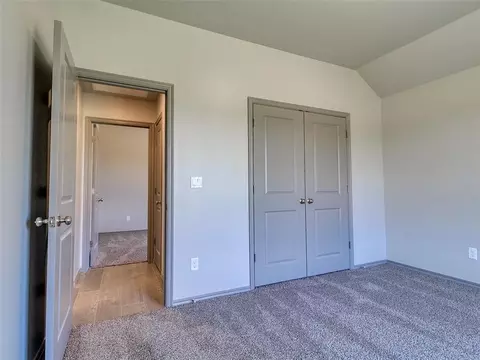 Bedroom - 15963 Pecan Rd, Mcloud, OK 74851 photo 2 of 9