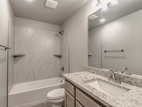 Bath - 15963 Pecan Rd, Mcloud, OK 74851 photo 5 of 5