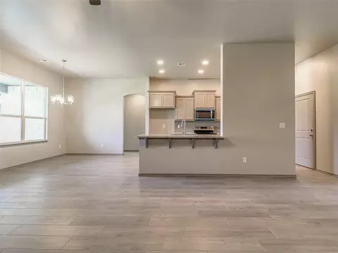 Living - 15963 Pecan Rd, Mcloud, OK 74851 photo 2 of 4