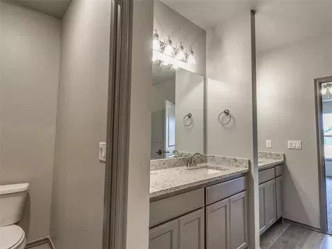 Bath - 15963 Pecan Rd, Mcloud, OK 74851 photo 3 of 5