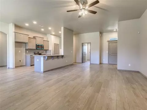 Living - 15963 Pecan Rd, Mcloud, OK 74851 photo 3 of 4