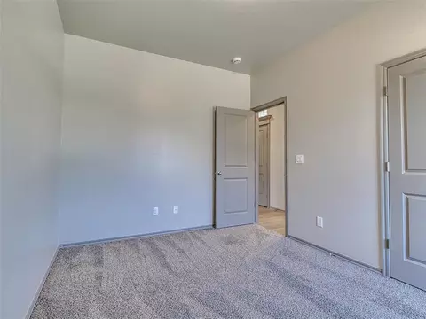 Bedroom - 15963 Pecan Rd, Mcloud, OK 74851 photo 7 of 9