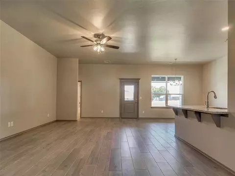 Living - 15963 Pecan Rd, Mcloud, OK 74851 photo 1 of 4