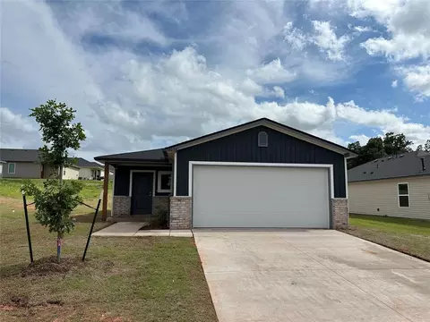 1403 Guthrie Farms Blvd, Guthrie, OK 73044