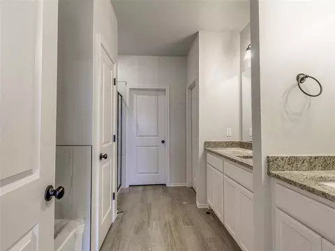 Entry Way - 15951 Pecan Rd, Mcloud, OK 74851 photo 1 of 1
