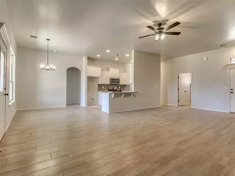 Living - 15951 Pecan Rd, Mcloud, OK 74851 photo 3 of 5