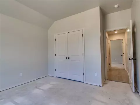 Bedroom - 15951 Pecan Rd, Mcloud, OK 74851 photo 3 of 5