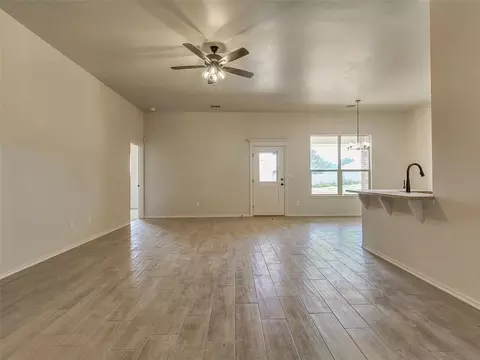 Living - 15951 Pecan Rd, Mcloud, OK 74851 photo 1 of 5