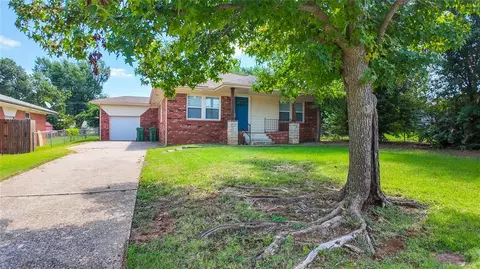 1005 S 3rd St, Yukon, OK 73099