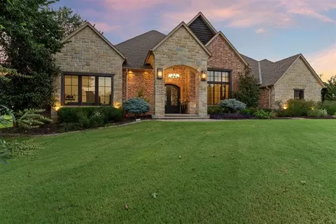 2101 Manchester Ave, Edmond, OK 73034