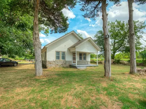 15809 S Rock Creek Rd, Shawnee, OK 74801