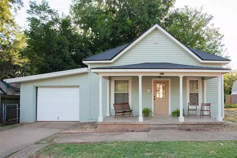 611 N Ash St, Guthrie, OK 73044