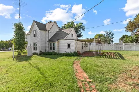 422 N Main St, Okeene, OK 73763 photo 5