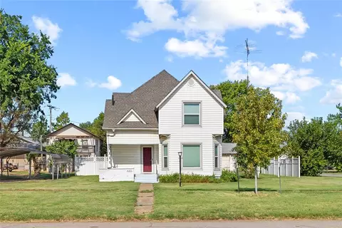 422 N Main St, Okeene, OK 73763