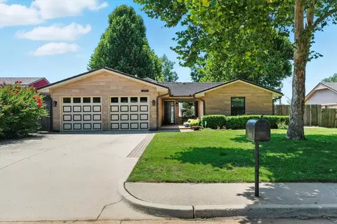 408 Vickie Dr, Yukon, OK 73099