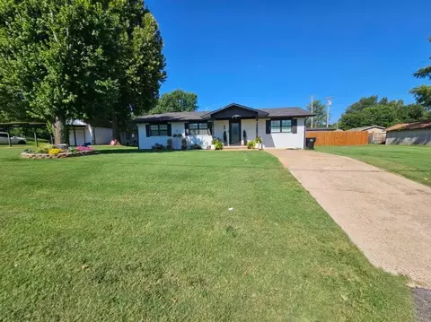 216 S Apache St, Binger, OK 73009 photo 6